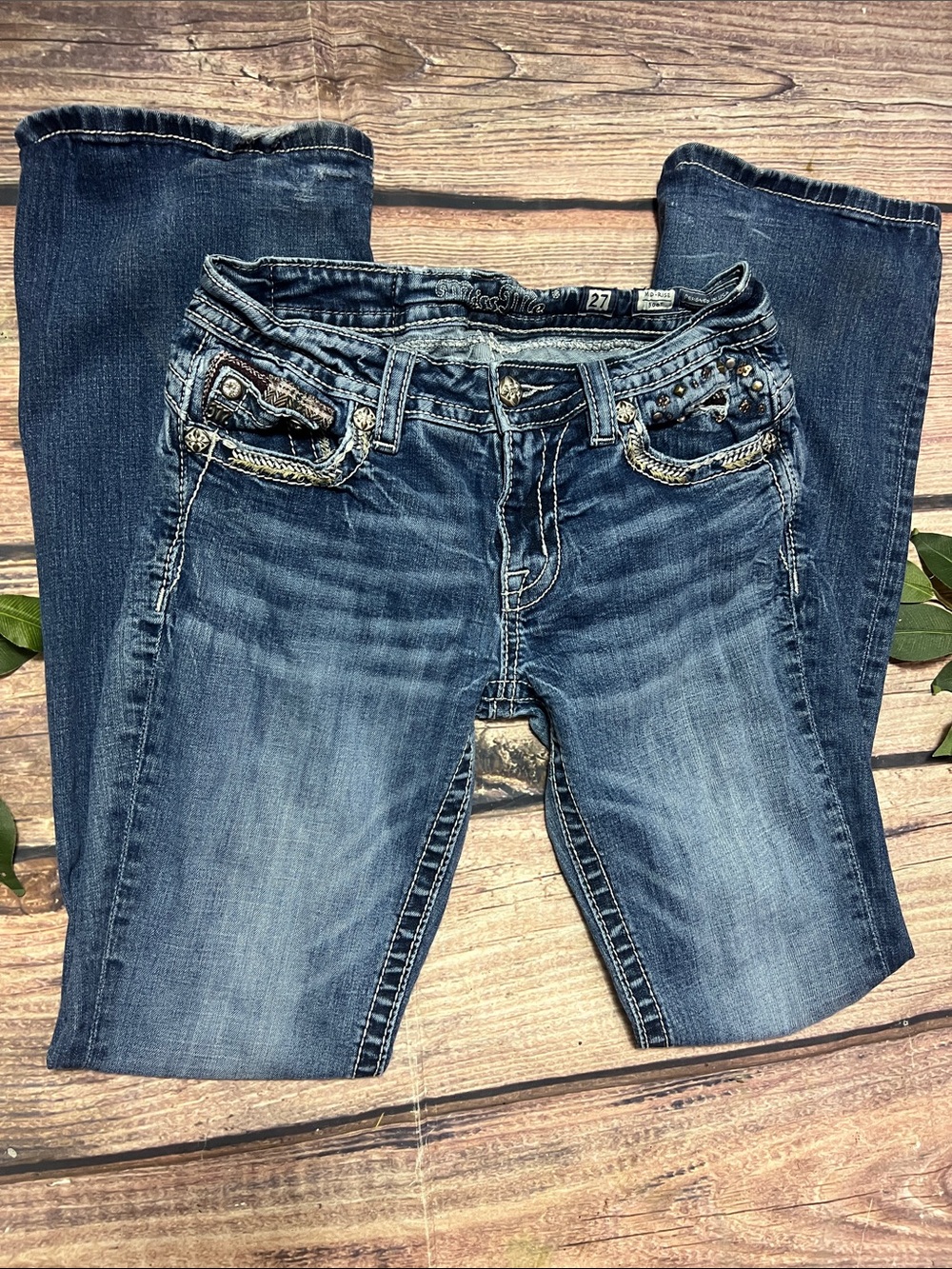 Miss Me women's flared mid rise slightly used blue jeans size 27
